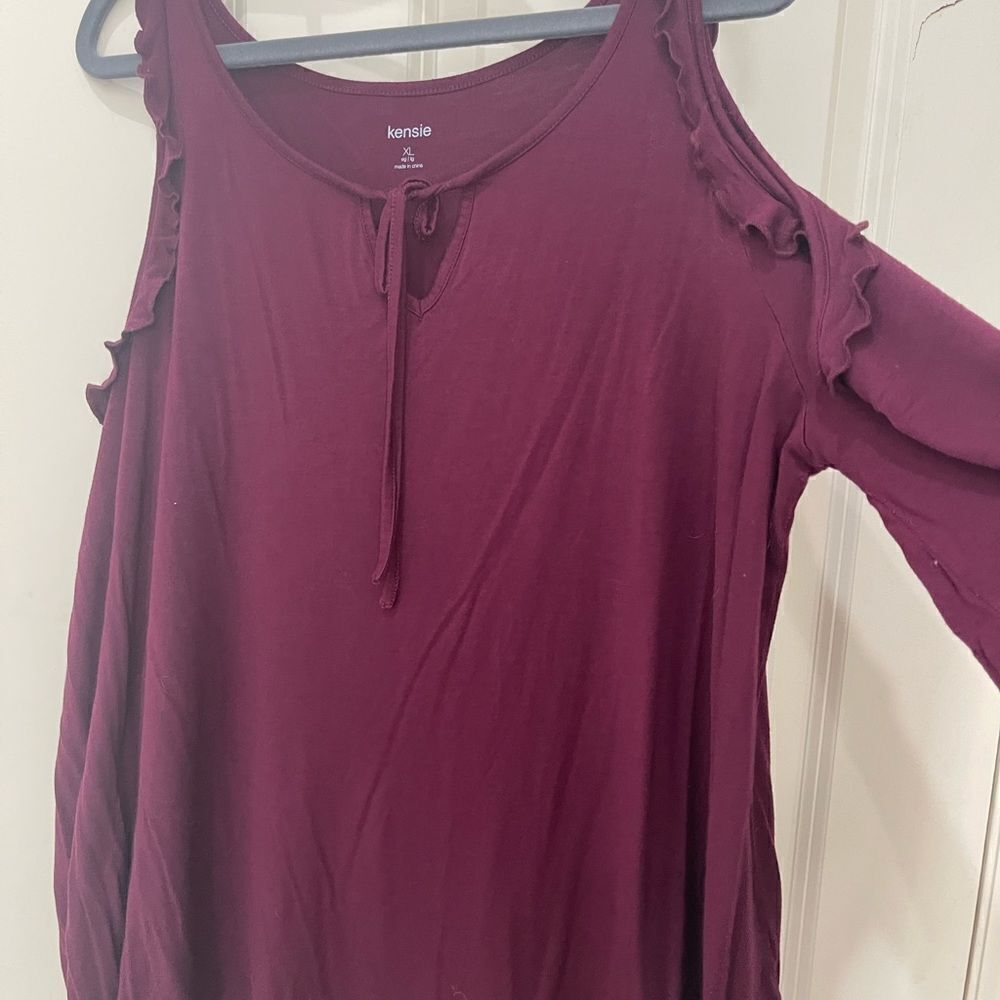 KENSIE COLD Shoulder Top GUC - Picture 3 of 7